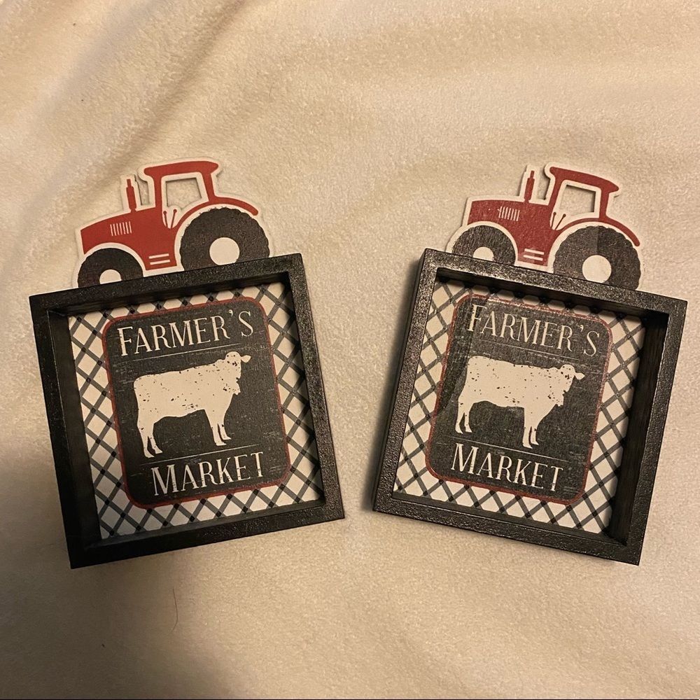 farmer’s market tractor decor